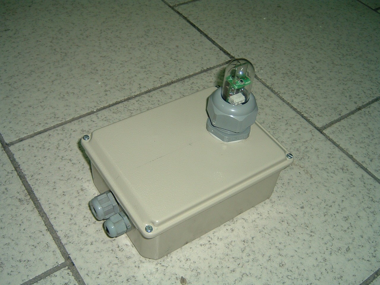 Caja de un equipo de control